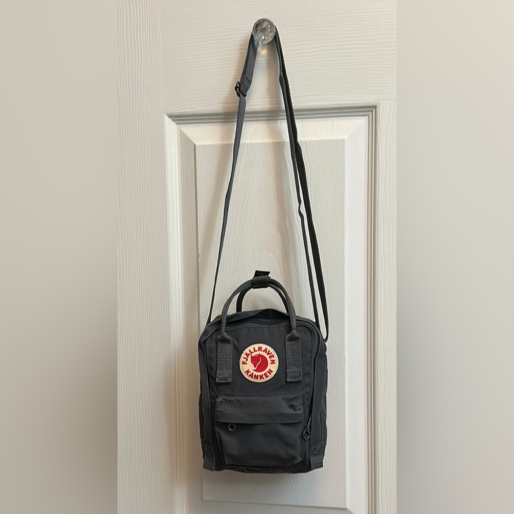 Fjallraven kanken mini crossbody